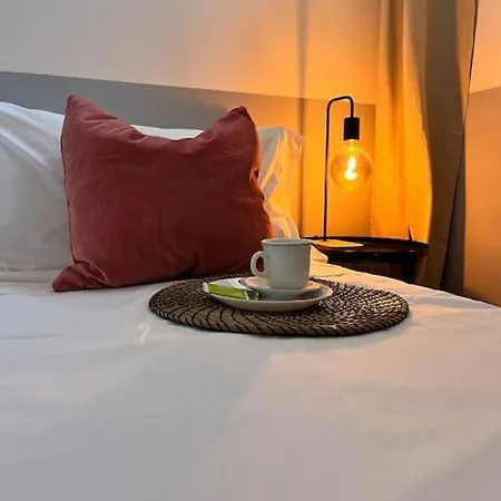 2-bedroom Flat In The Heart Of Centre Apartment